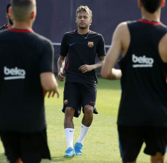 Neymar botas azules.JPG